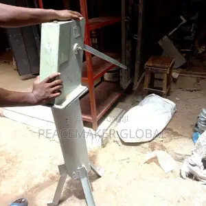 Hand Pump 2