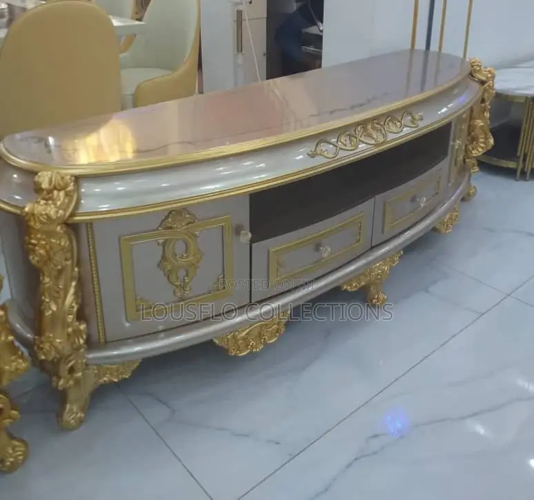 Royal Television Stand