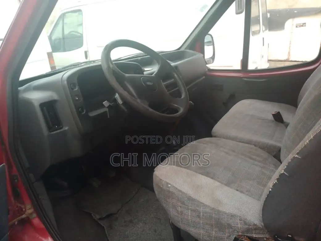 Ford Transit 2005 Red