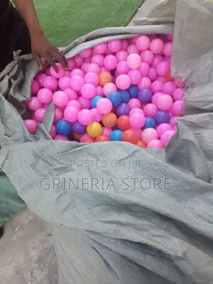 100pcs Coloured Balls