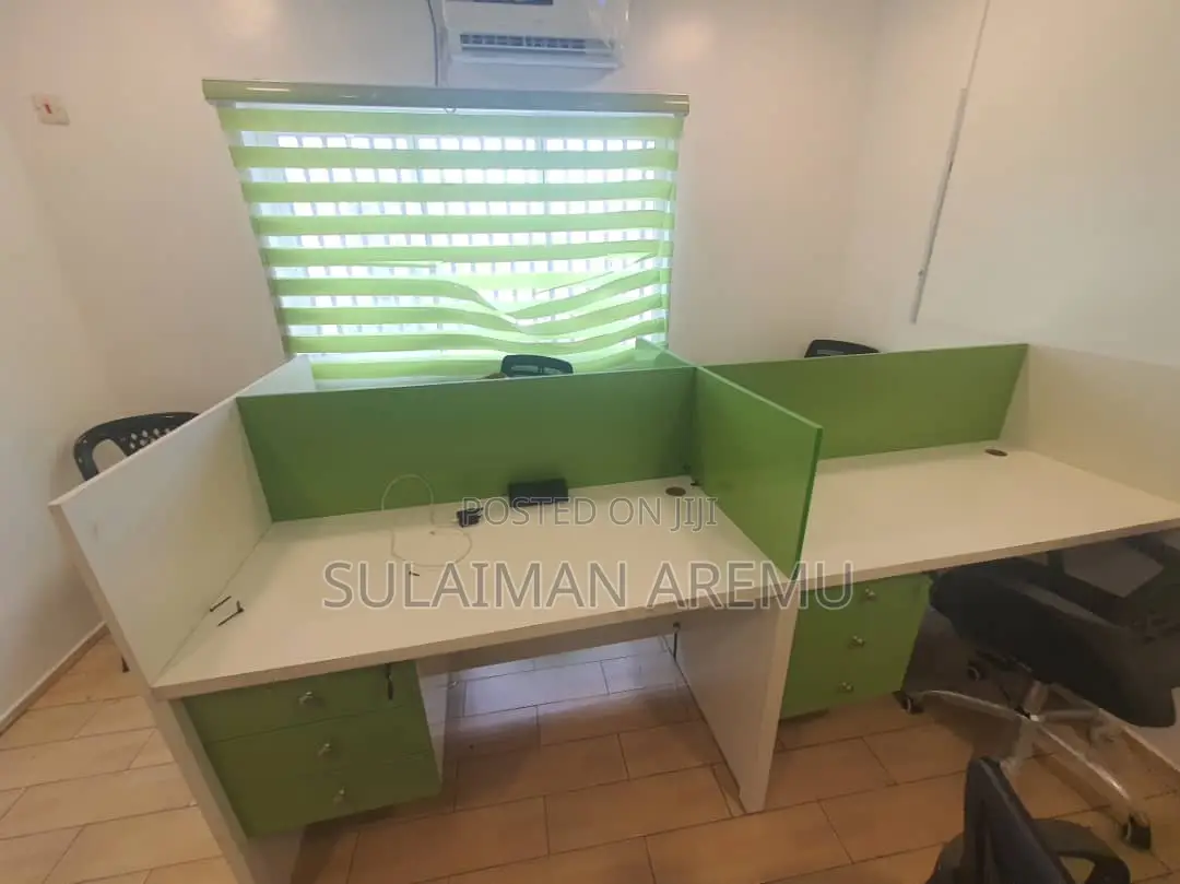 Standard Workstation by Four Person