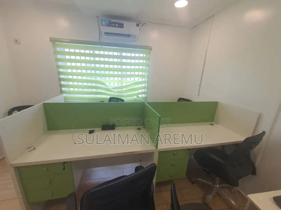 Standard Workstation by Four Person