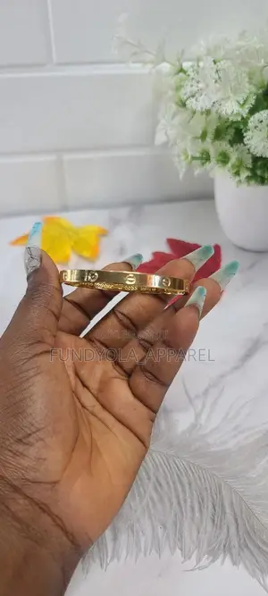Quality Female Bangle