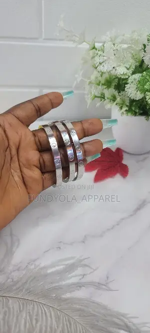 Fashionable Female Bangle