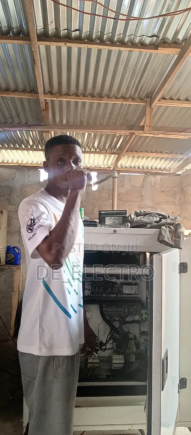 Soundproof Generator Mechanic/Maintenance Auto Changeover