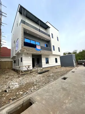 5bdrm Duplex in Guzape for sale