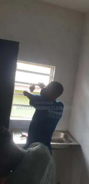 Residential/ Commercial Cleaning