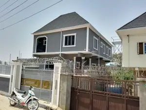 4bdrm Duplex in Karu for sale