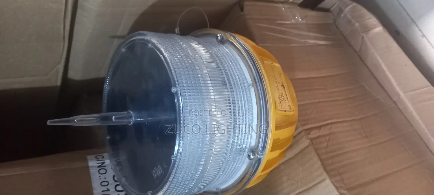 Modern High Visible Solar Powered Navigation Warning Light