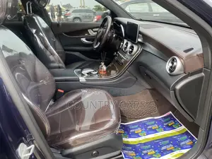 Mercedes-Benz C300 2017 Blue