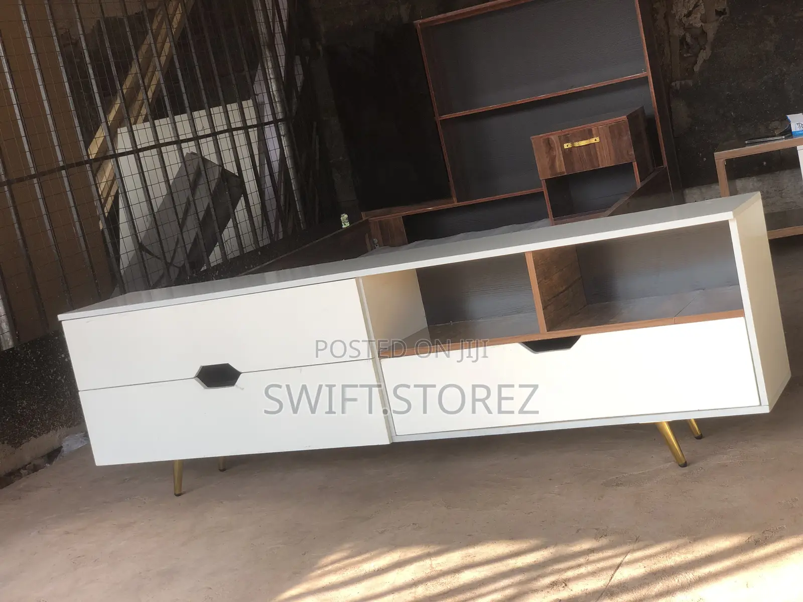 Royal Tv Stand
