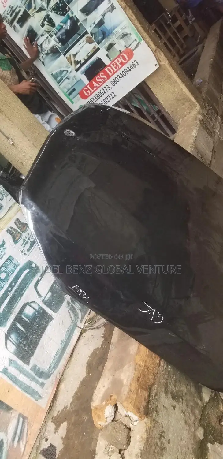 Glc300 2017 Bonnet