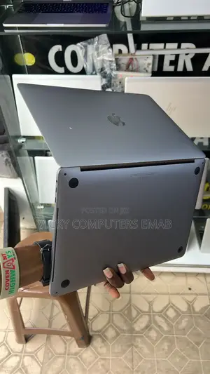 Laptop Apple MacBook 2019 16GB Intel Core I5 SSD 256GB