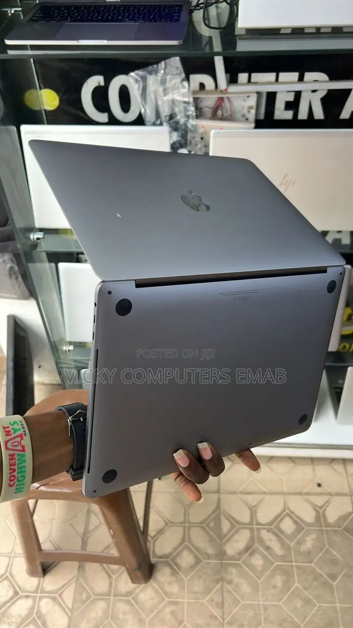 Laptop Apple MacBook 2019 16GB Intel Core I5 SSD 256GB