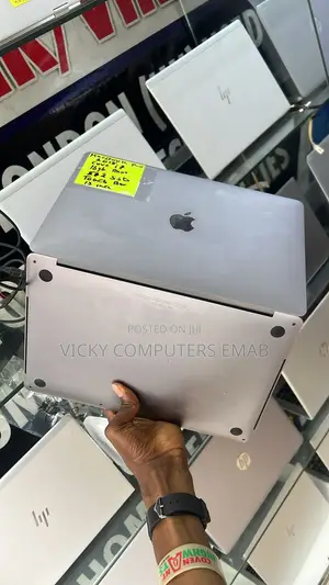 Laptop Apple MacBook 2018 16GB Intel Core i7 SSD 512GB