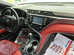 Toyota Camry XSE FWD (2.5L 4cyl 8AM) 2018 White