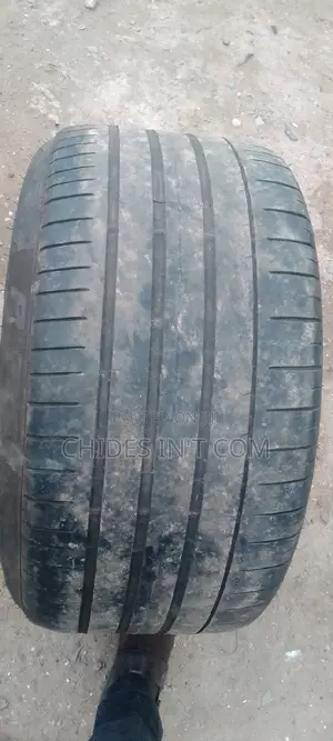 325/35/22 Pirelli Tire Tukumbor