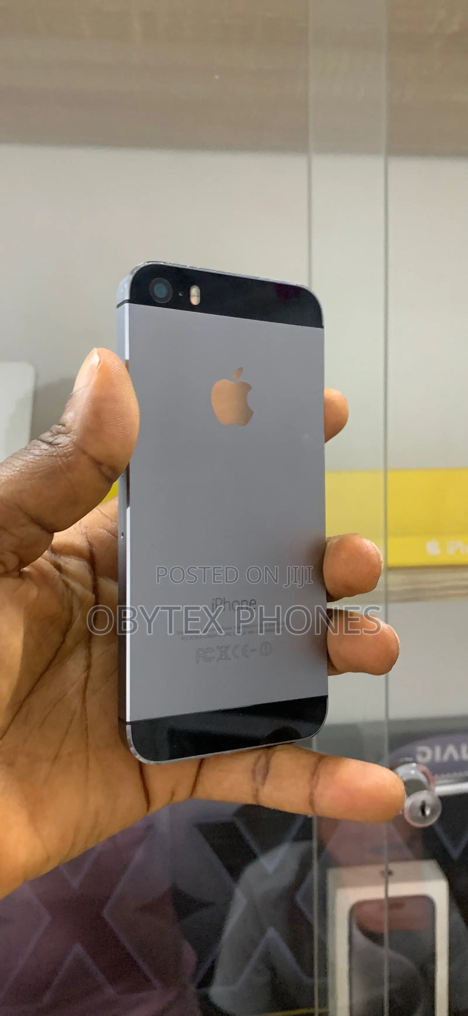 Apple iPhone 5s 64 GB Gray