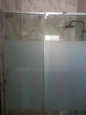 Silver Accessories Shower Cubicles
