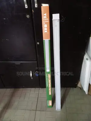 4ft Long Florescent Lamp