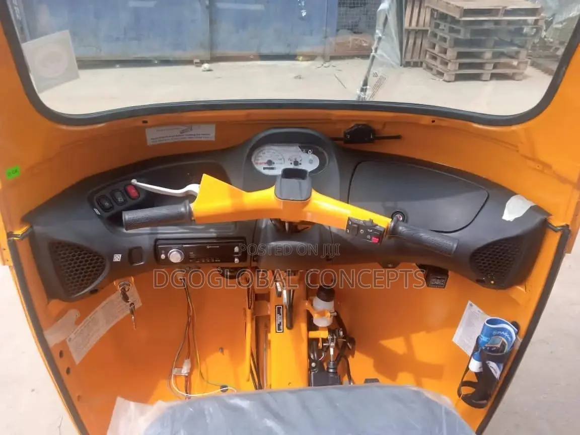New Piaggio 2022 Yellow