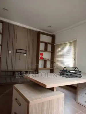 3bedroom Office Apartment in Strictly Office Block of Flats