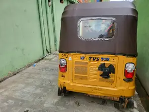 TVS Apache 180 RTR 2022 Yellow