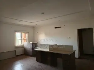 3bdrm Block of Flats in Utako for rent