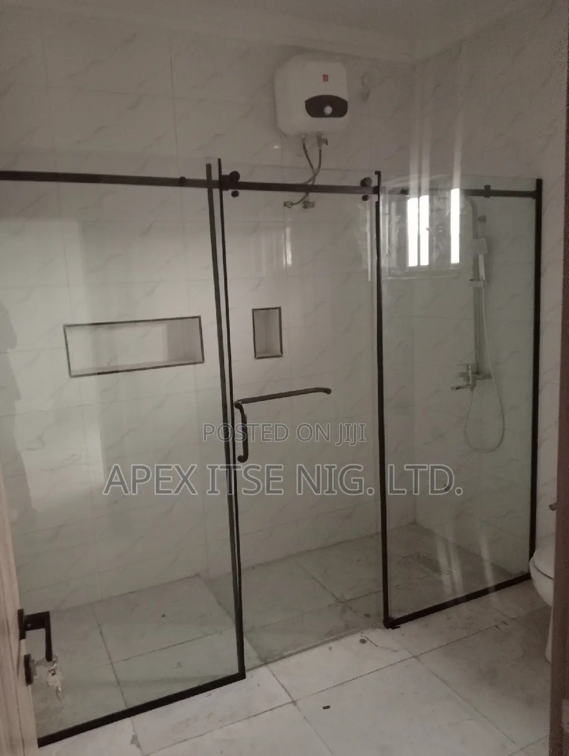 Black Assesr With Centre Door Cubicle