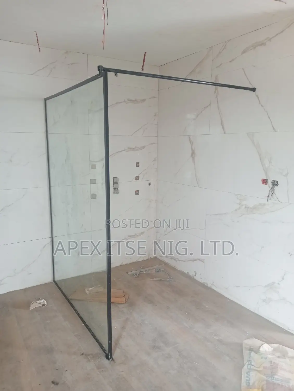 Black Framed Fixed Glass for Bathroom