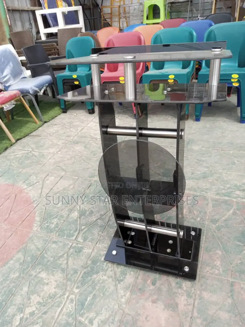 Quality Thick Glass Pulpit