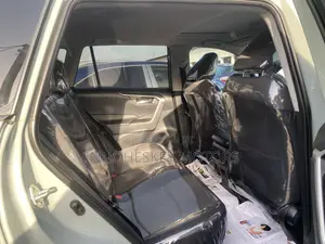 Toyota RAV4 XLE FWD 2020 Green