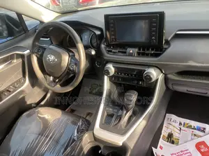 Toyota RAV4 XLE FWD 2020 Green
