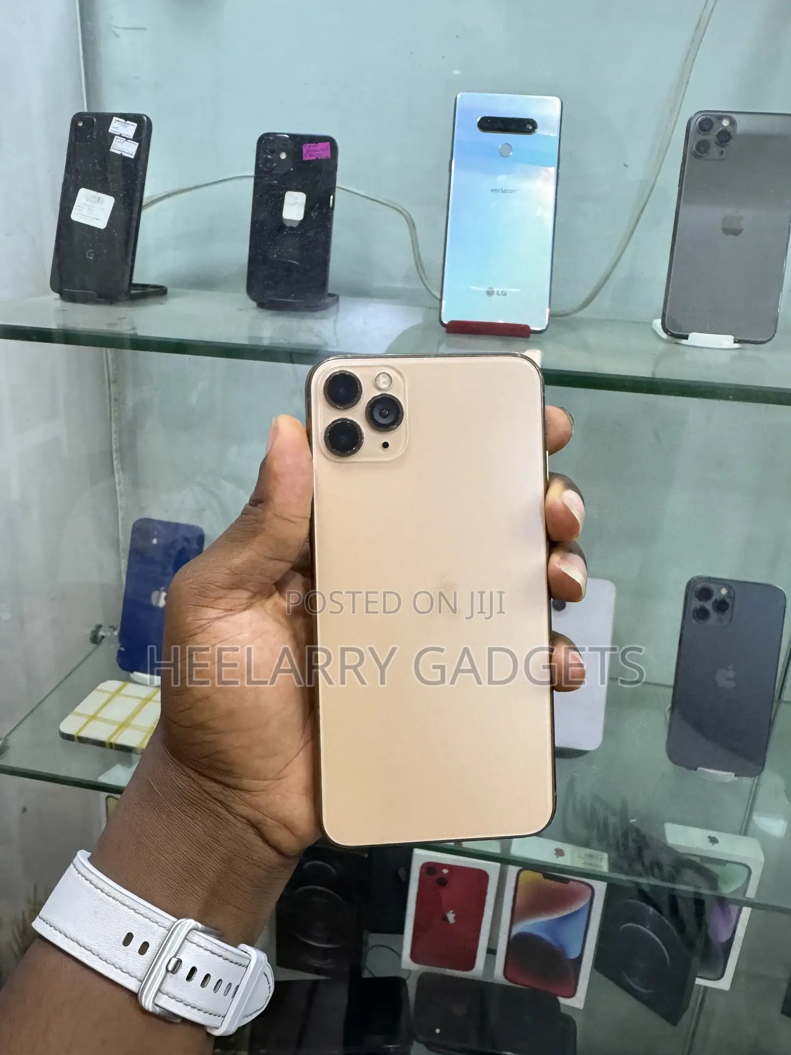 Apple iPhone 11 Pro Max 64 GB Gold