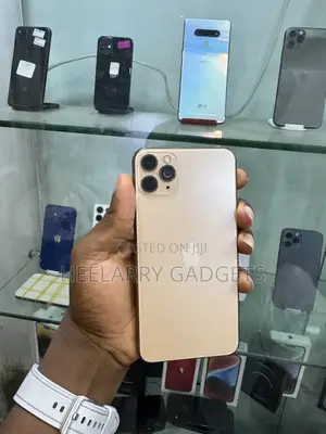 Apple iPhone 11 Pro Max 64 GB Gold