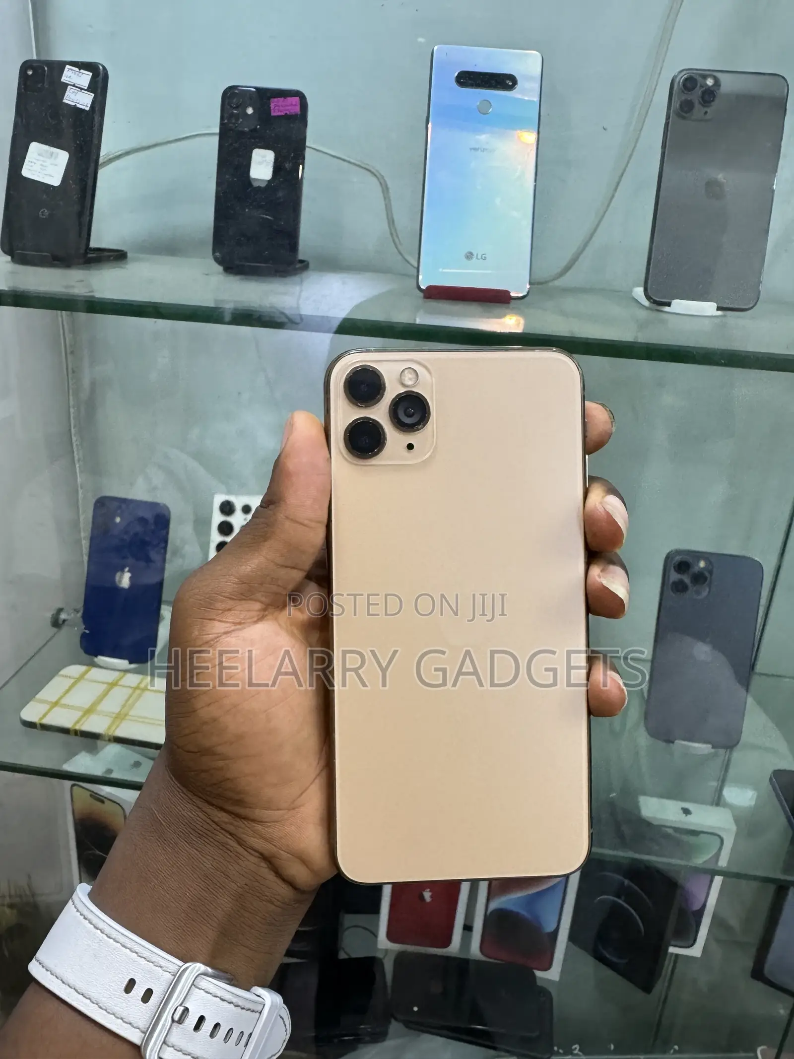 Apple iPhone 11 Pro Max 64 GB Gold