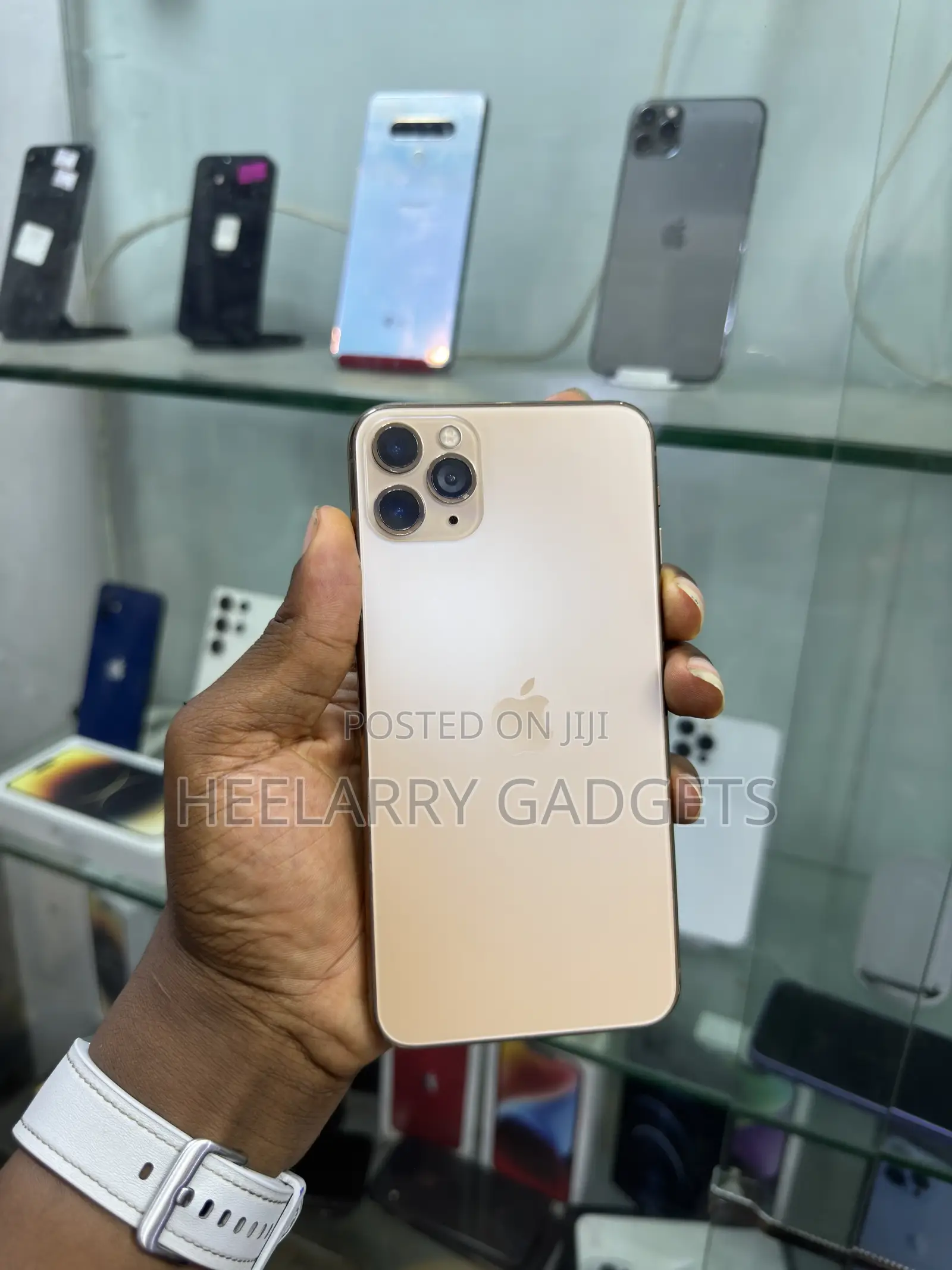 Apple iPhone 11 Pro Max 64 GB Gold