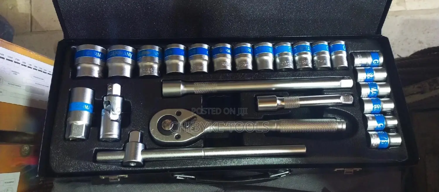 Set Of 1⁄2 Socket/Ratchet Spanner