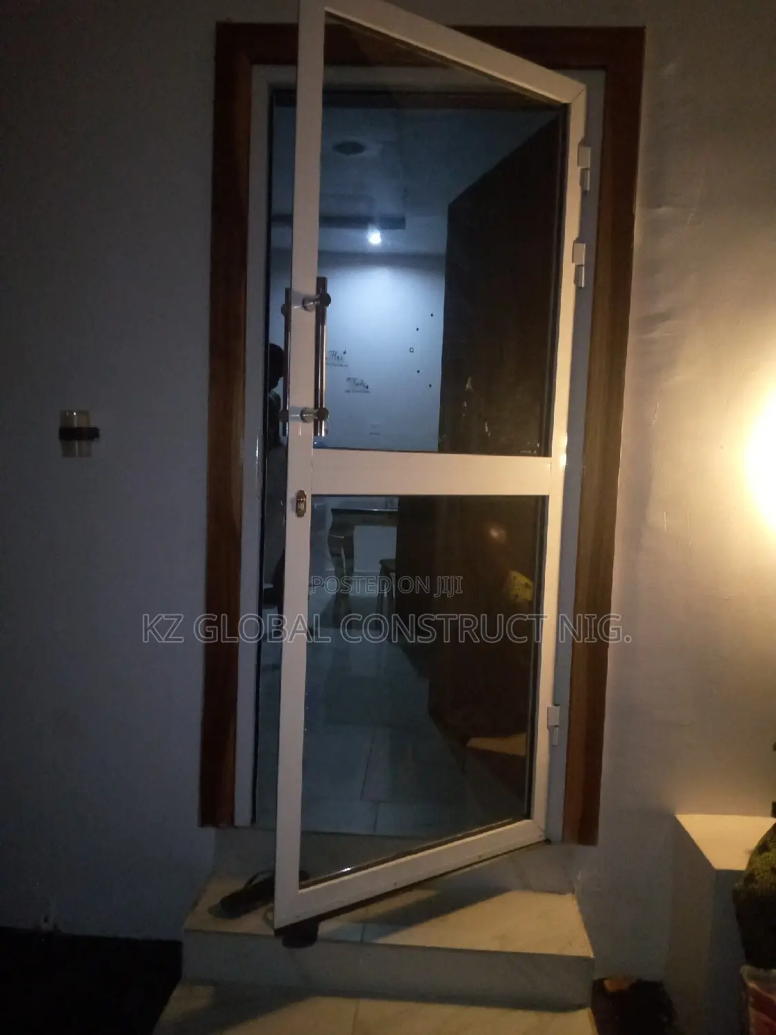 Standard Hinge Door Series 100