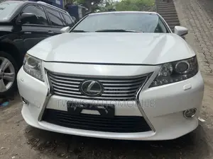 Lexus ES 350 FWD 2014 White