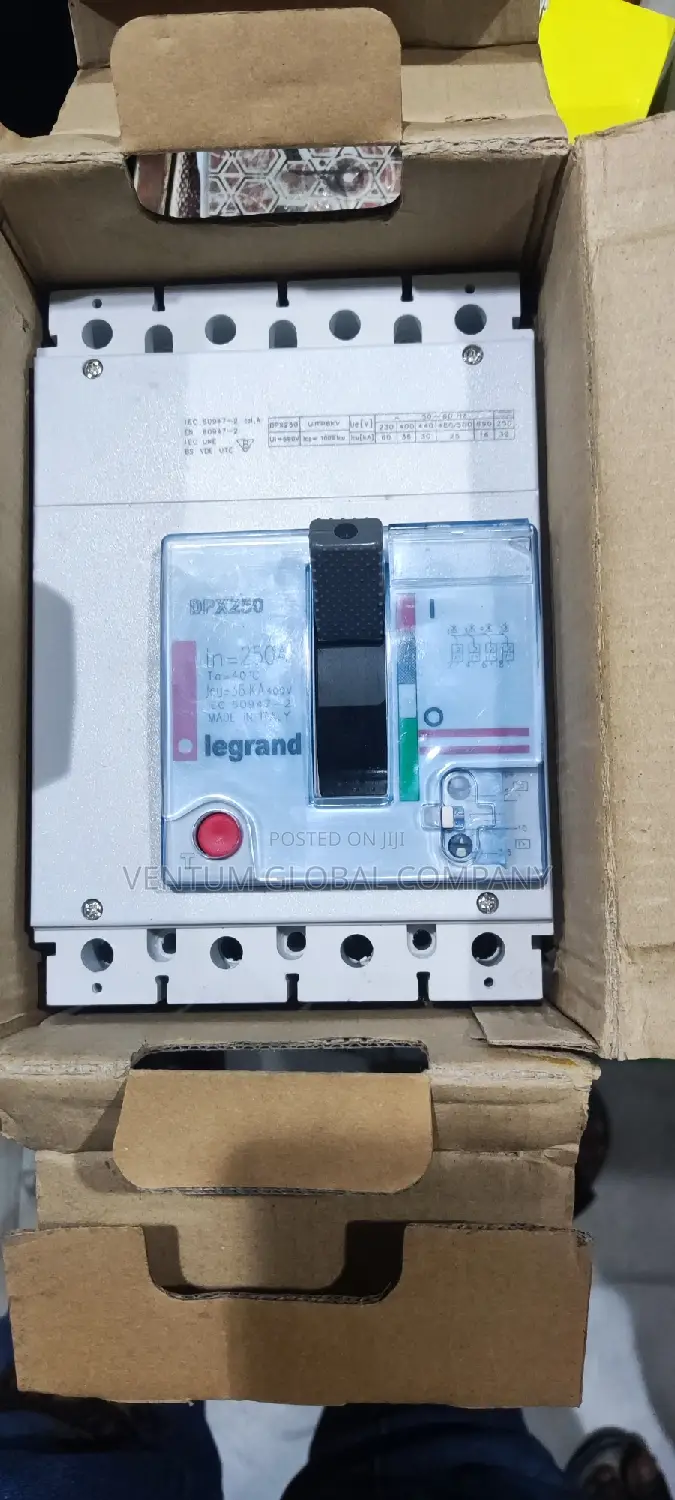 McCb 4pole Legrand