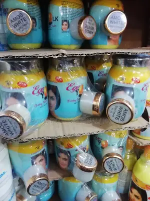 Amos White Cream