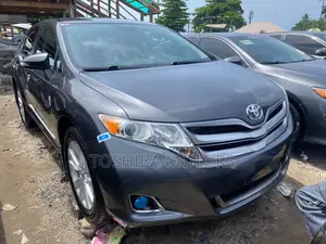 Photo - Toyota Venza 2014 Gray