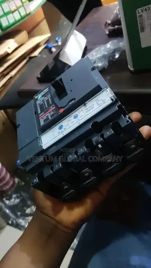 Compact 4pole 250A NSX