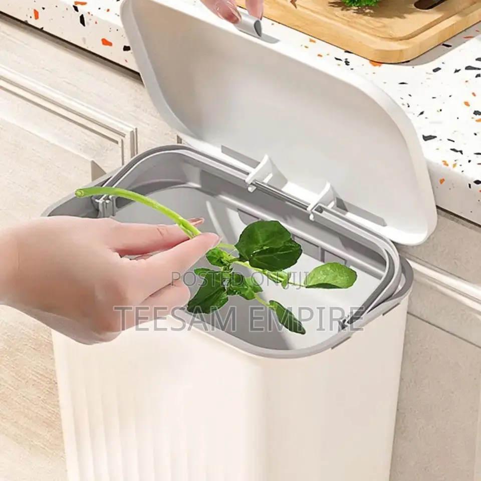 Wall Mounted Hanging Dustbin