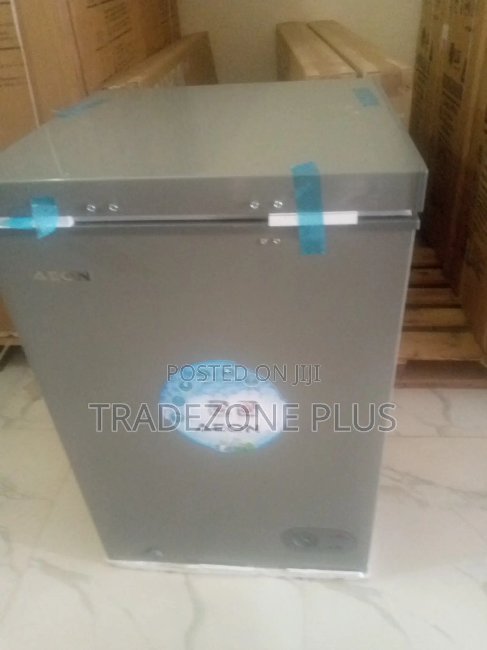 Quality 100ltr Aeon Chest Freezer