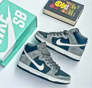Original NIKE SB DUNK Low Sneakers Available in Store