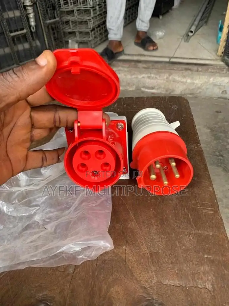 32A Industrial Socket