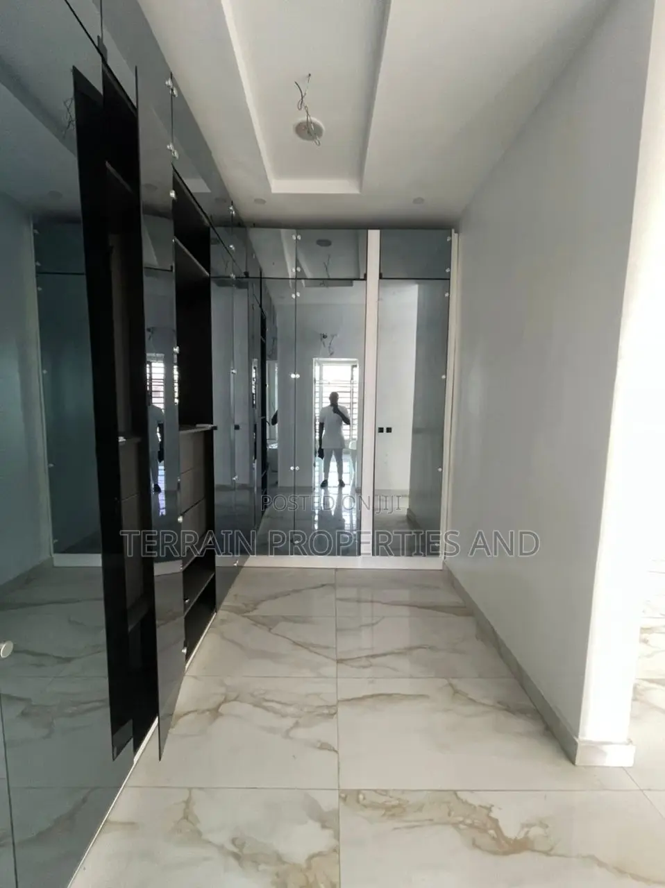 Furnished 5bdrm Duplex in Osapa london for sale