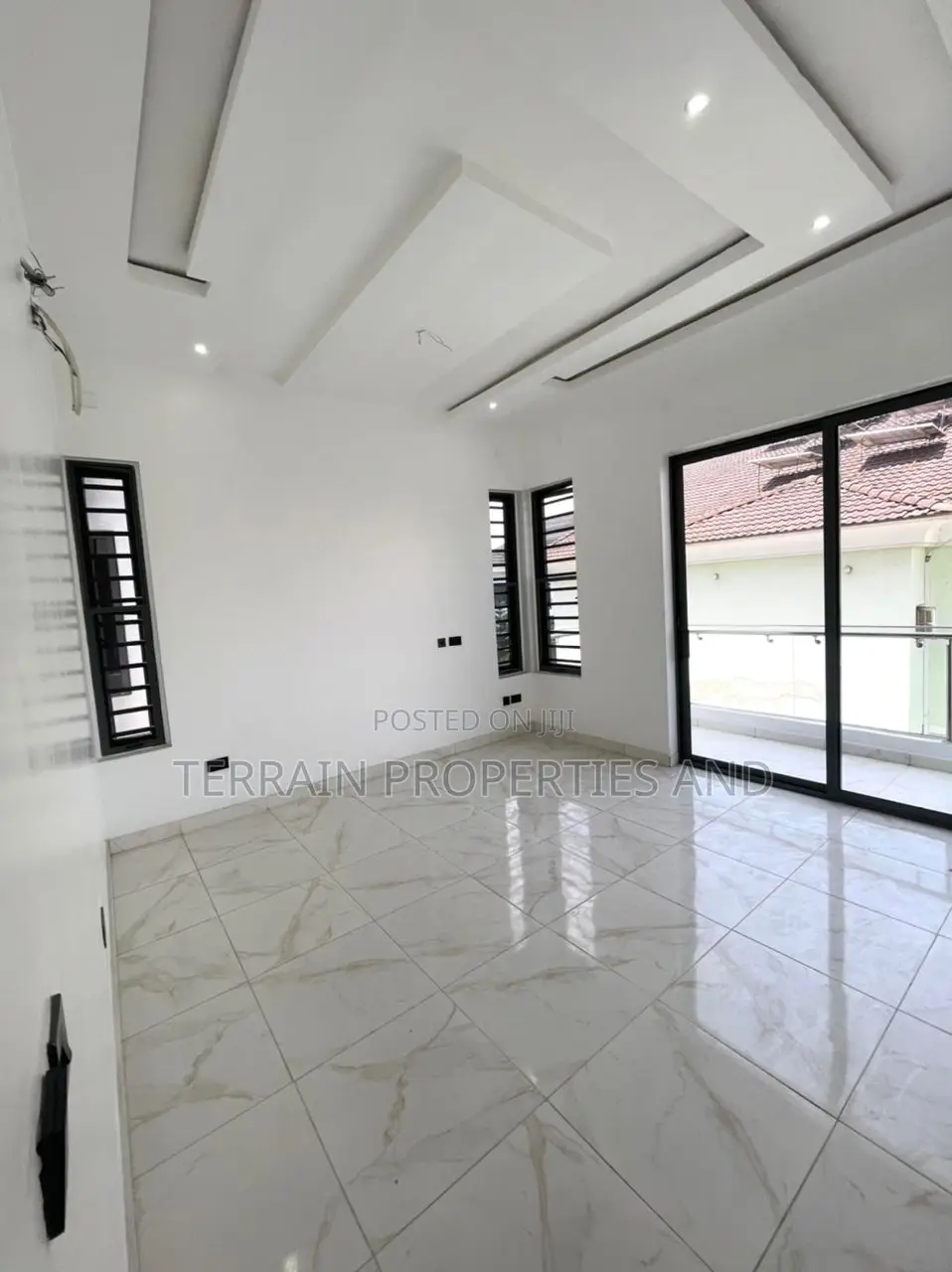 Furnished 5bdrm Duplex in Osapa london for sale